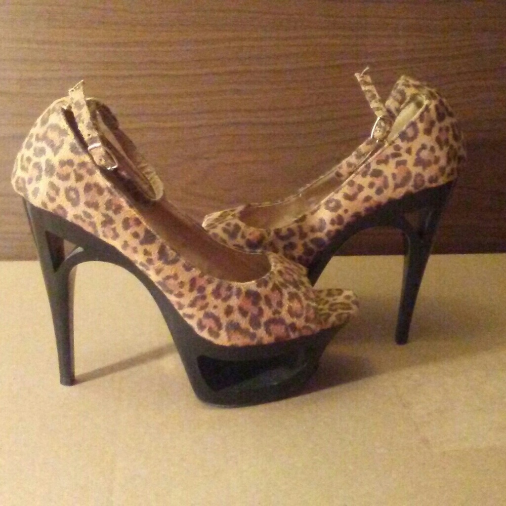 Leopard Print heels